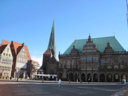 Rathaus und Roland